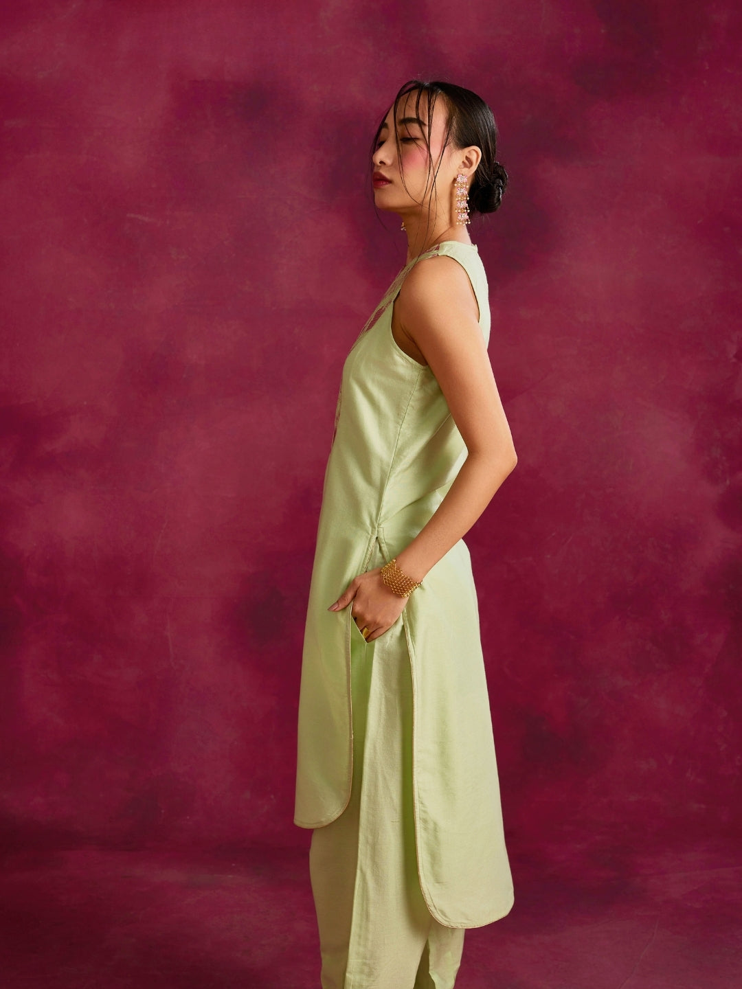 High-low hem kurta with pleated zari yoke Set- Pistachio green