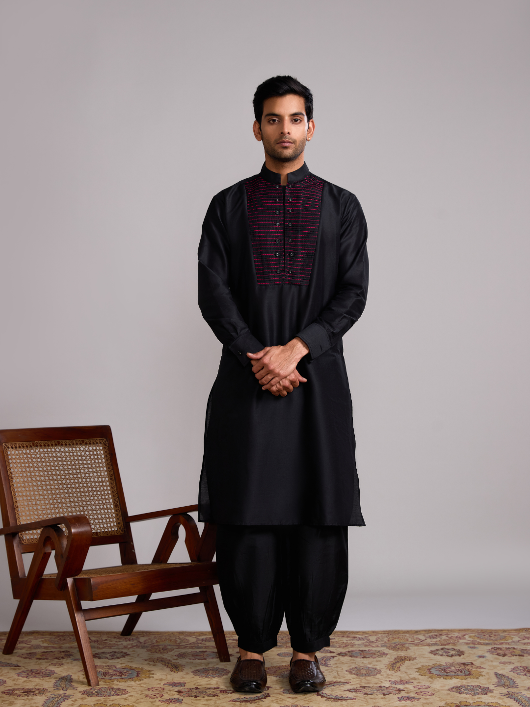 Pintuck yoke straight kurta- Rich black