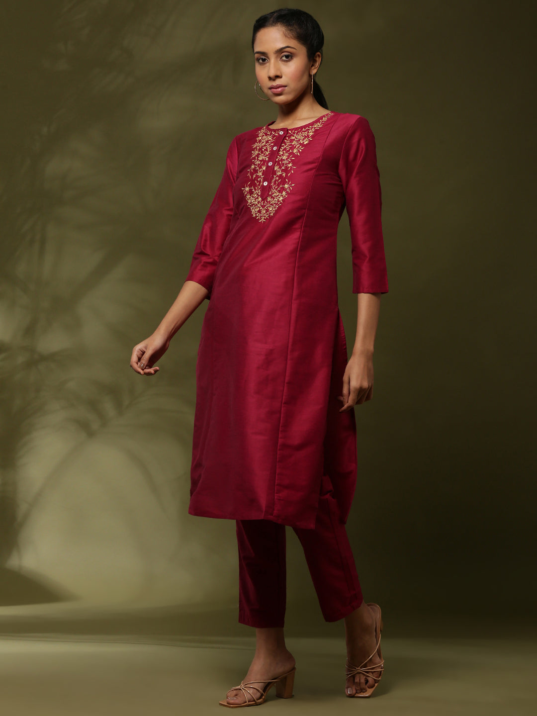 Embroidered 3pc kurta set with contrast print dupatta-pink