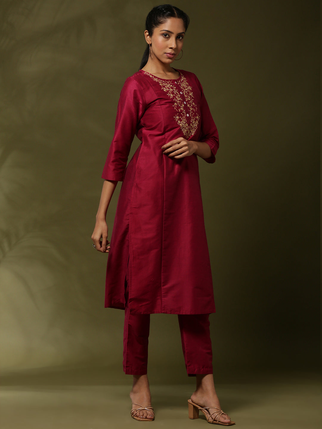 Embroidered 3pc kurta set with contrast print dupatta-pink