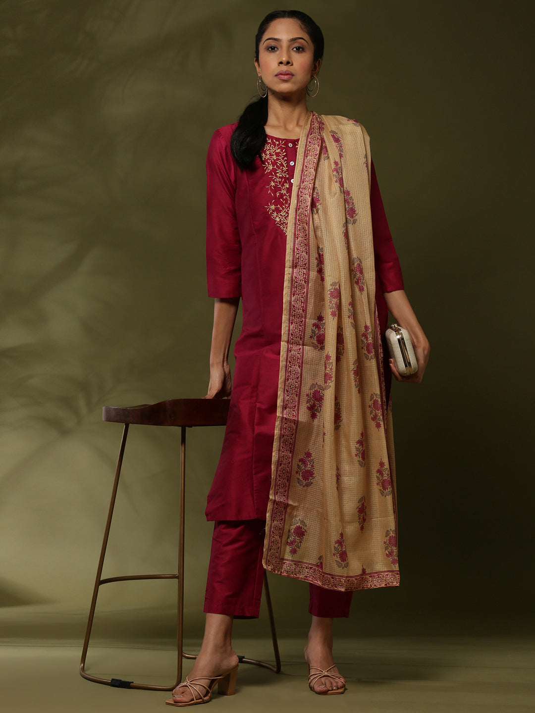 Embroidered 3pc kurta set with contrast print dupatta-pink
