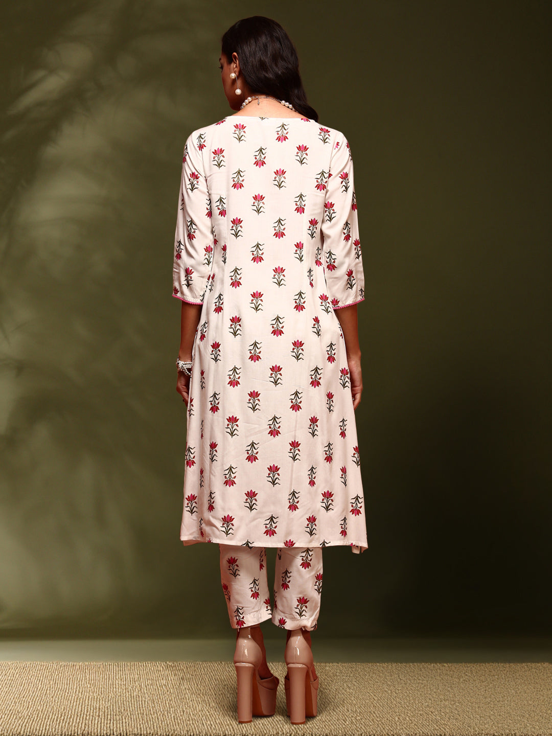 Floral print kurta with straight pangts-black &beige