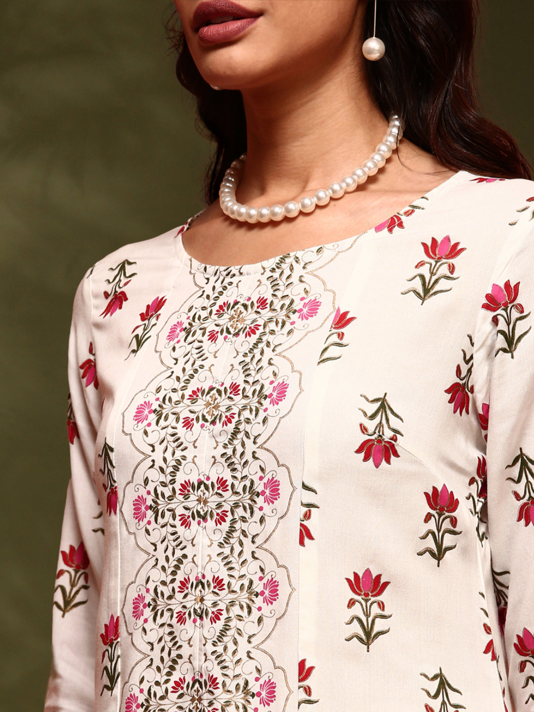 Floral print kurta with straight pangts-black &beige