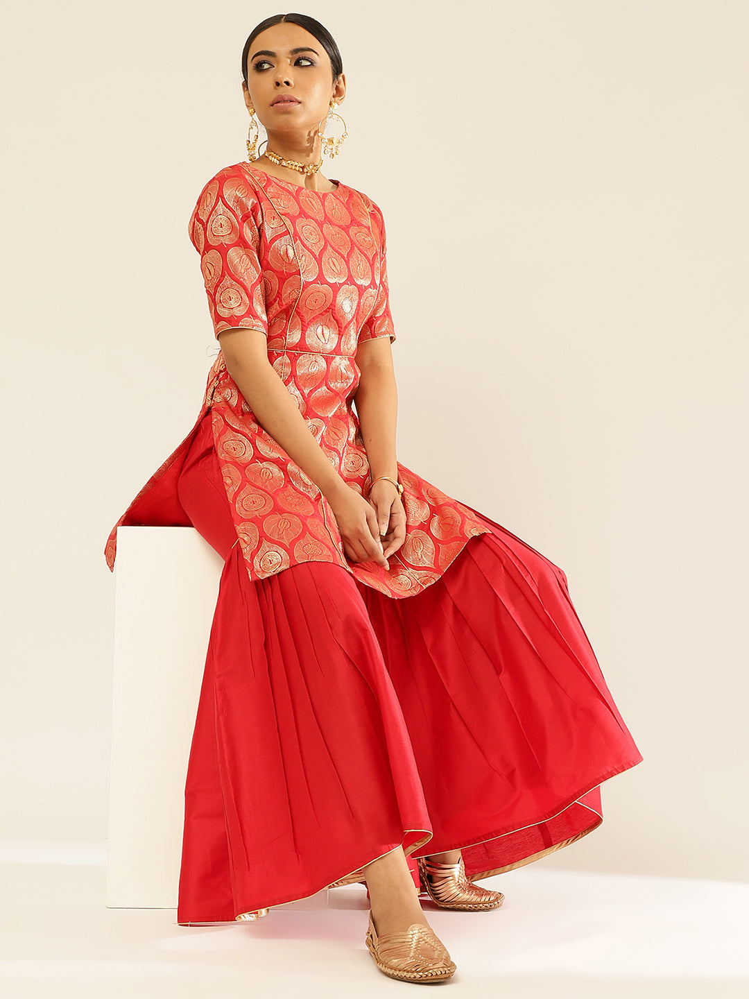 Banarasi zari kurta Set with contrasting details