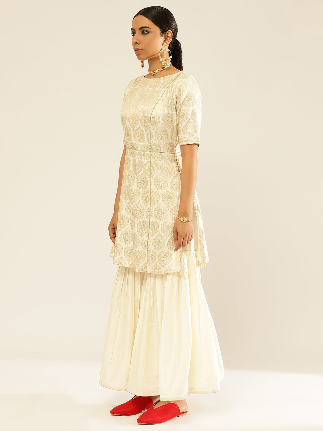 Banarasi zari kurta Set with contrasting details
