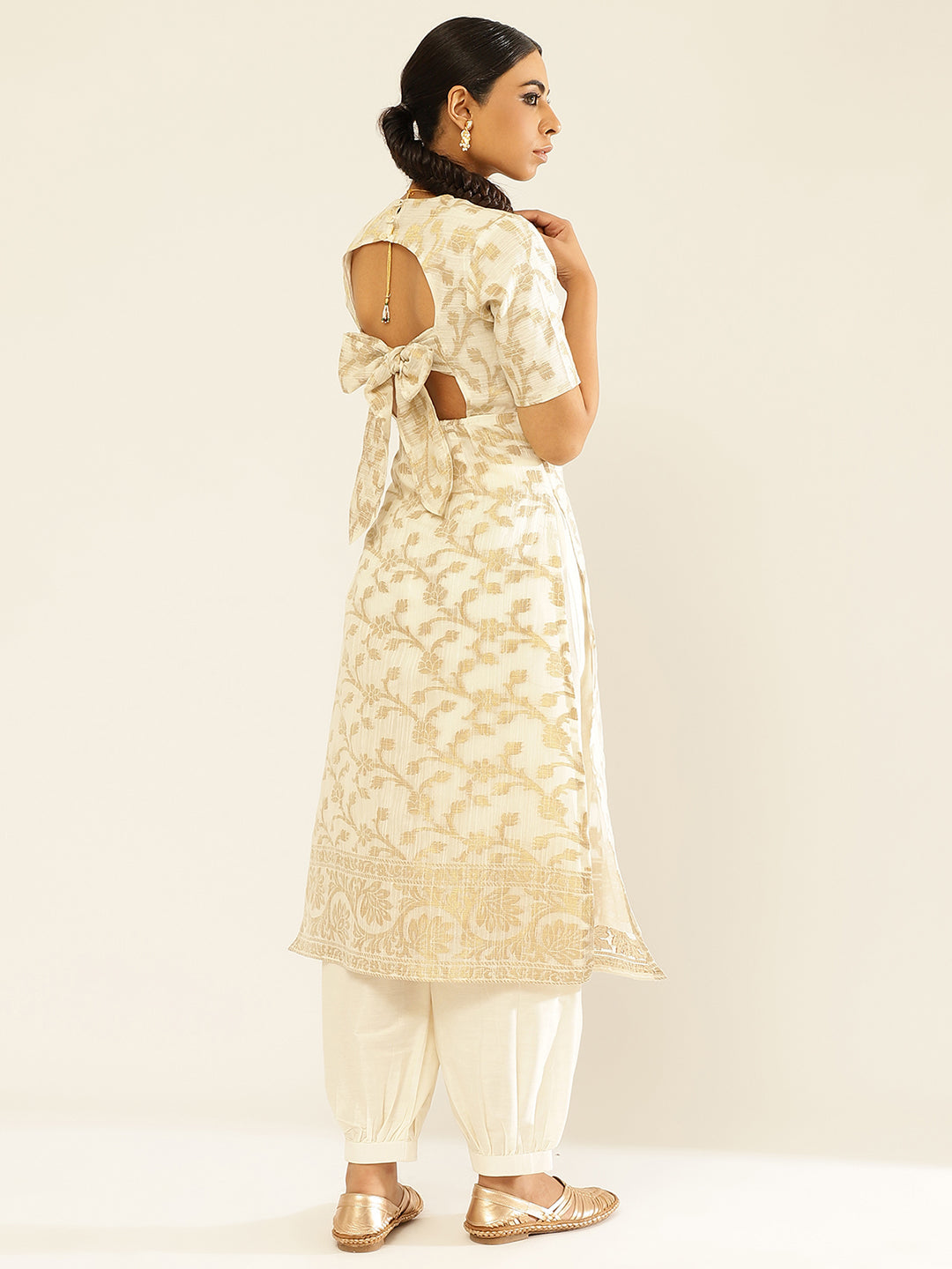 Cotton zari baswada Kurta with Back Cut-out and tie-up paired with pathani pants | Relove