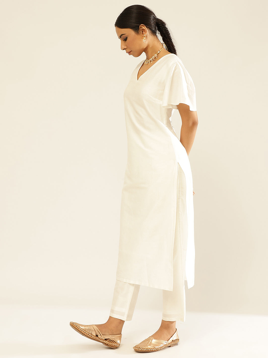 Solid color straight kurta set with bell sleeves
