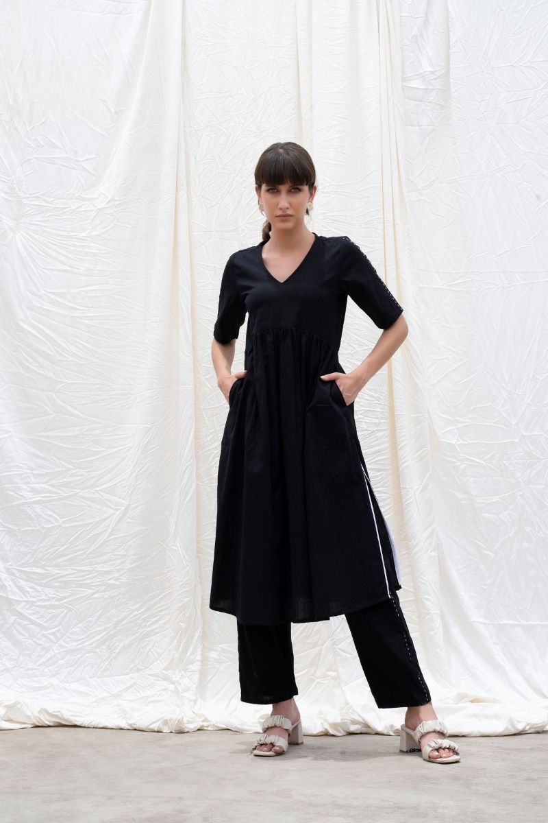 Midnight-Black Mangalgiri Cotton U-Waistline Kurta