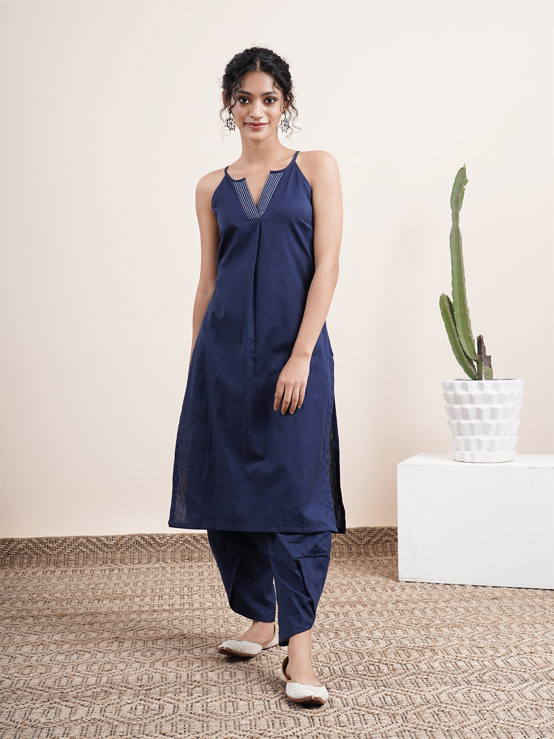 Navy Blue Strappy kurta with contrast stitches on placket