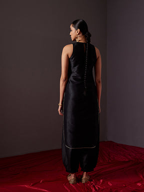 Banarasi zari Yoke high-low kurta Set - Metallic Black