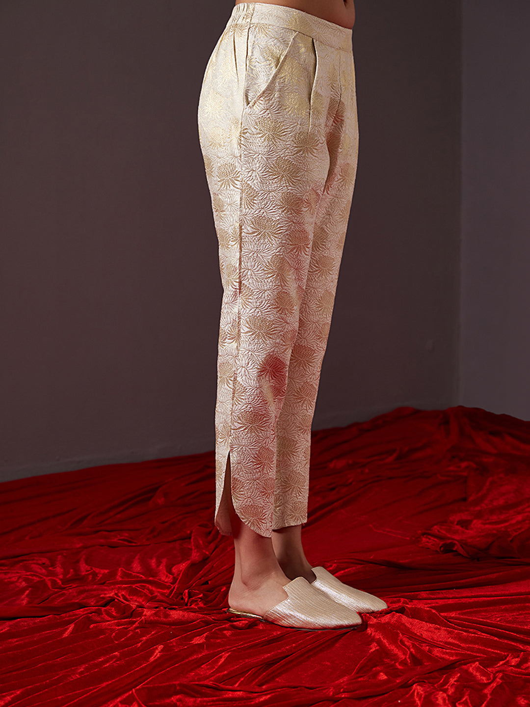 Curved U hem Banarasi zari pants - pearl white