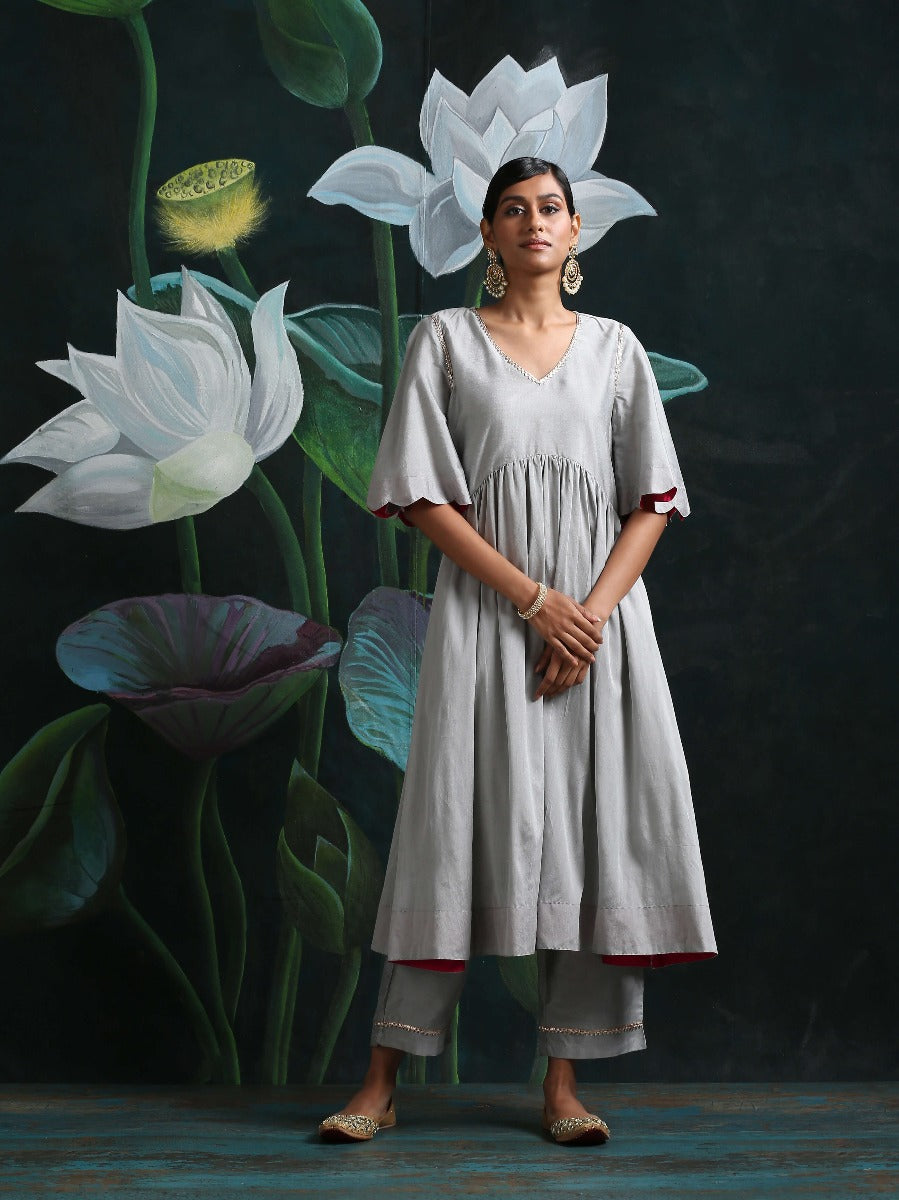 Grey Banarasi Scallop Sleeves kurta