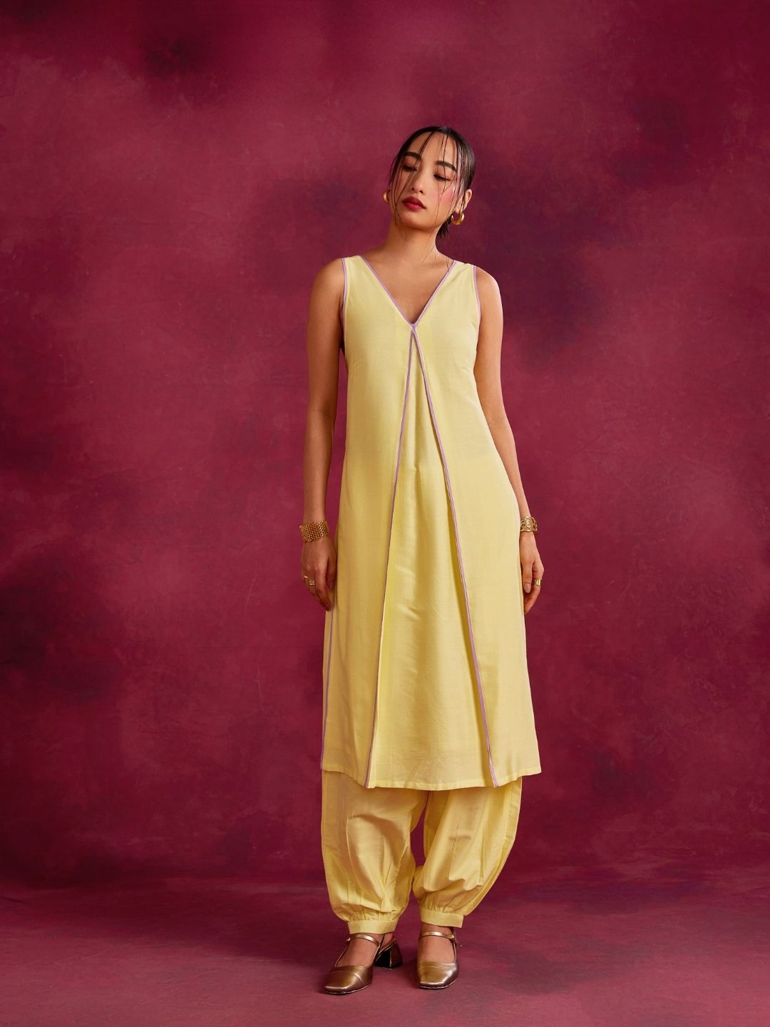 Inverted pleat front kurta with back tie-up Set- Lemon yellow