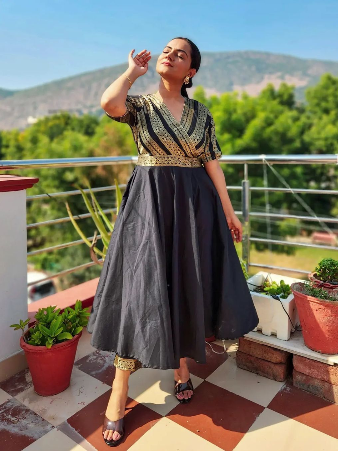 overlapped zari Banarasi Circular Kurta-metallic black