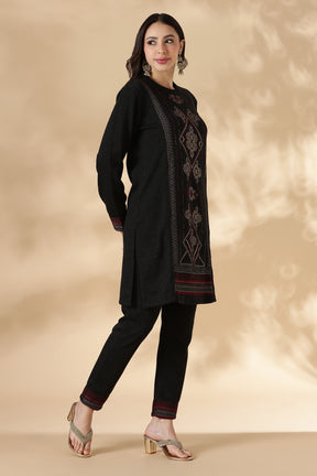 Black Geometric Motif Panel kurta Pant set
