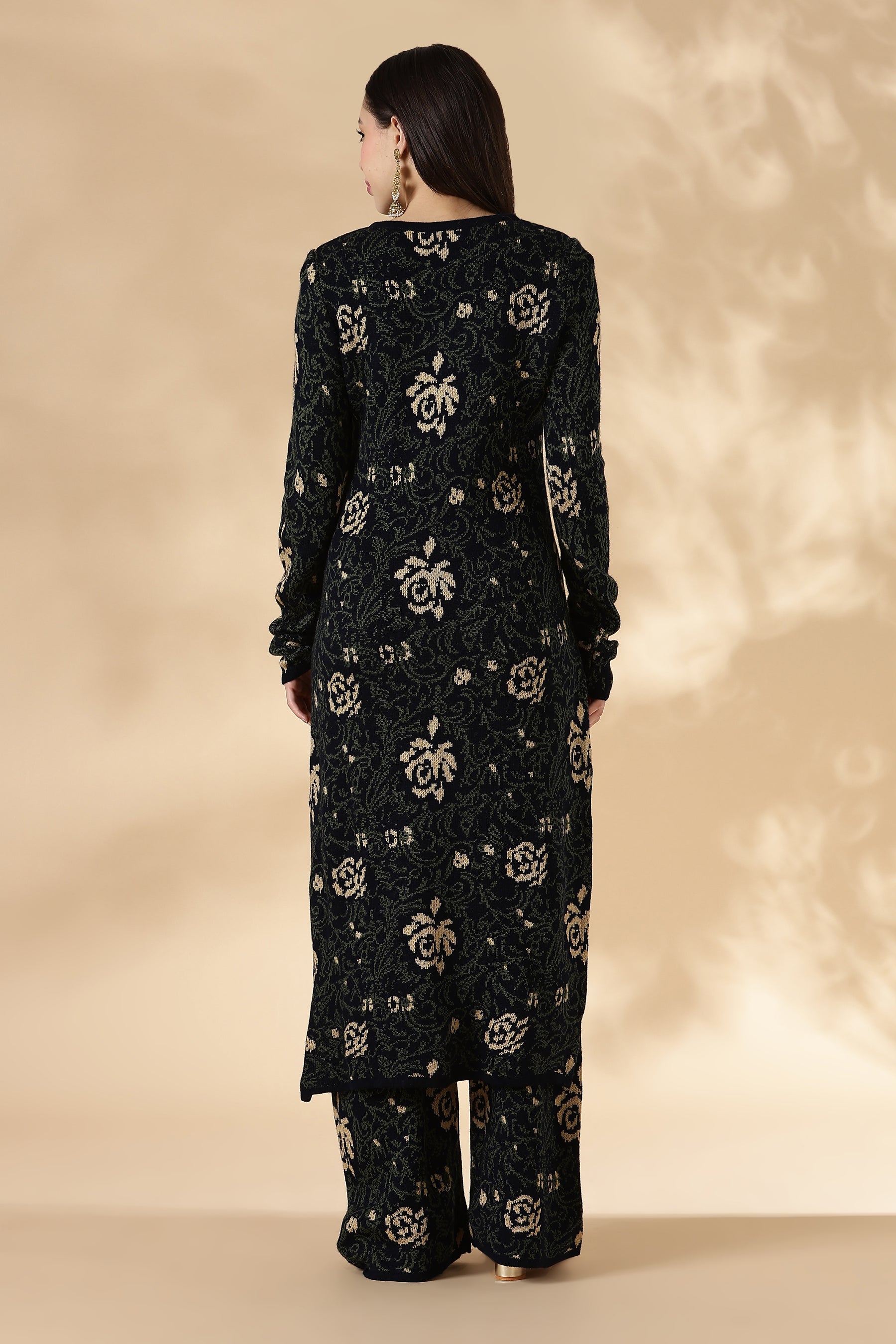 Rosette Pattern Woolen Kurta Pant Set