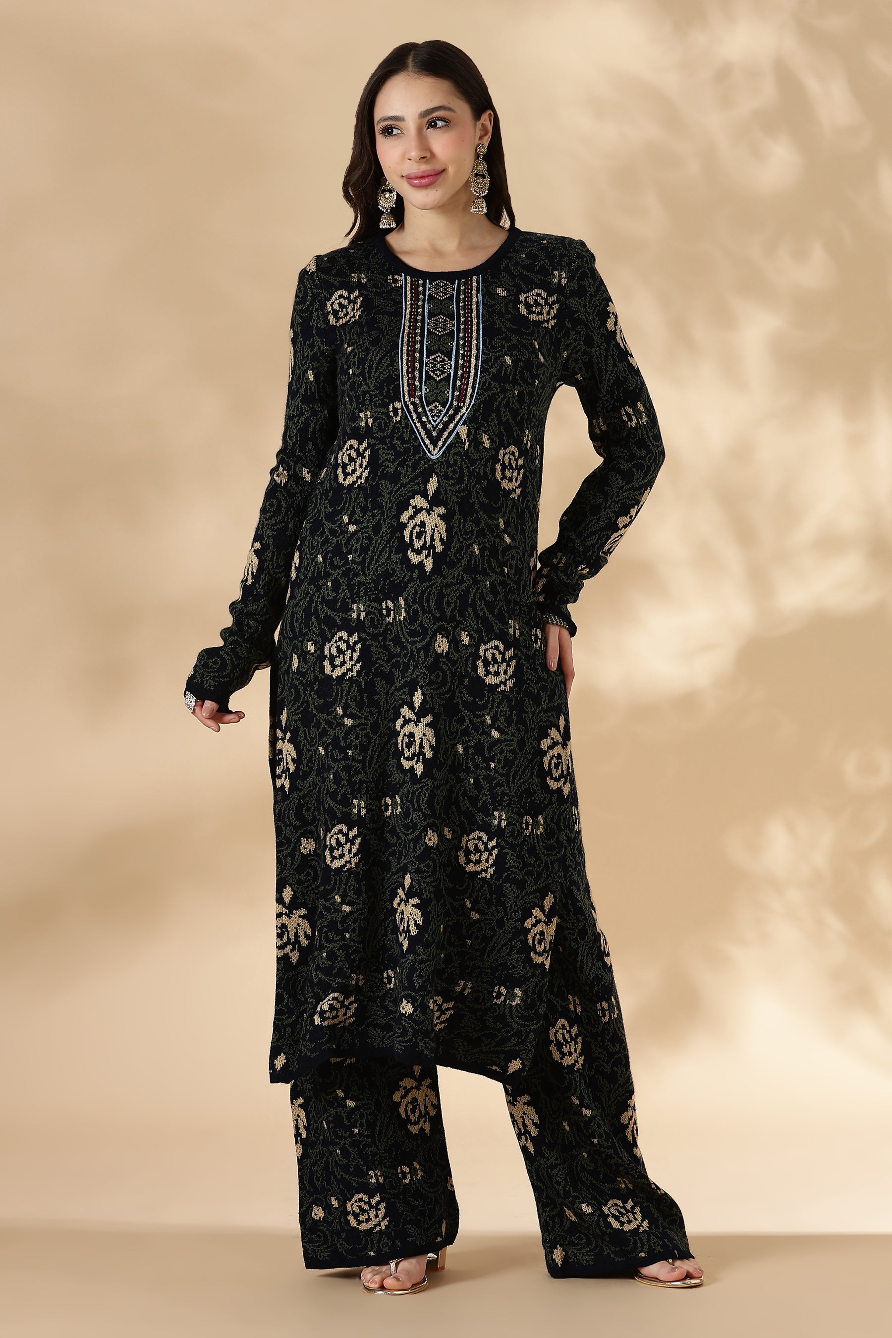 Rosette Pattern Woolen Kurta Pant Set