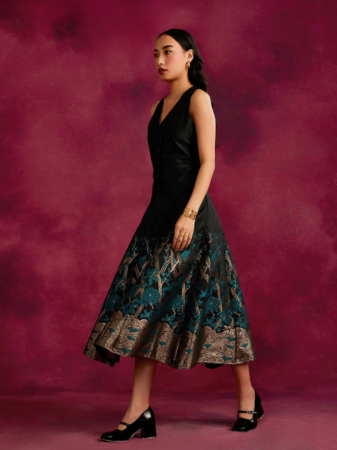 Waist coat top with zari work pleated skirt- Black
