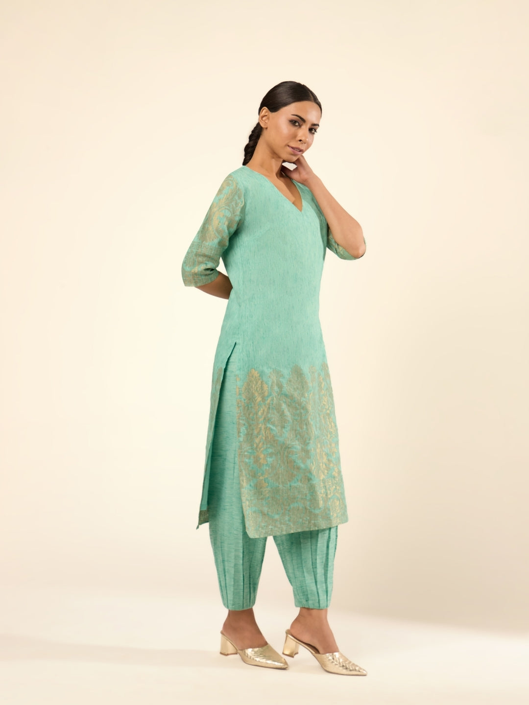 Zari Banswara Border Kurta- Mint Green