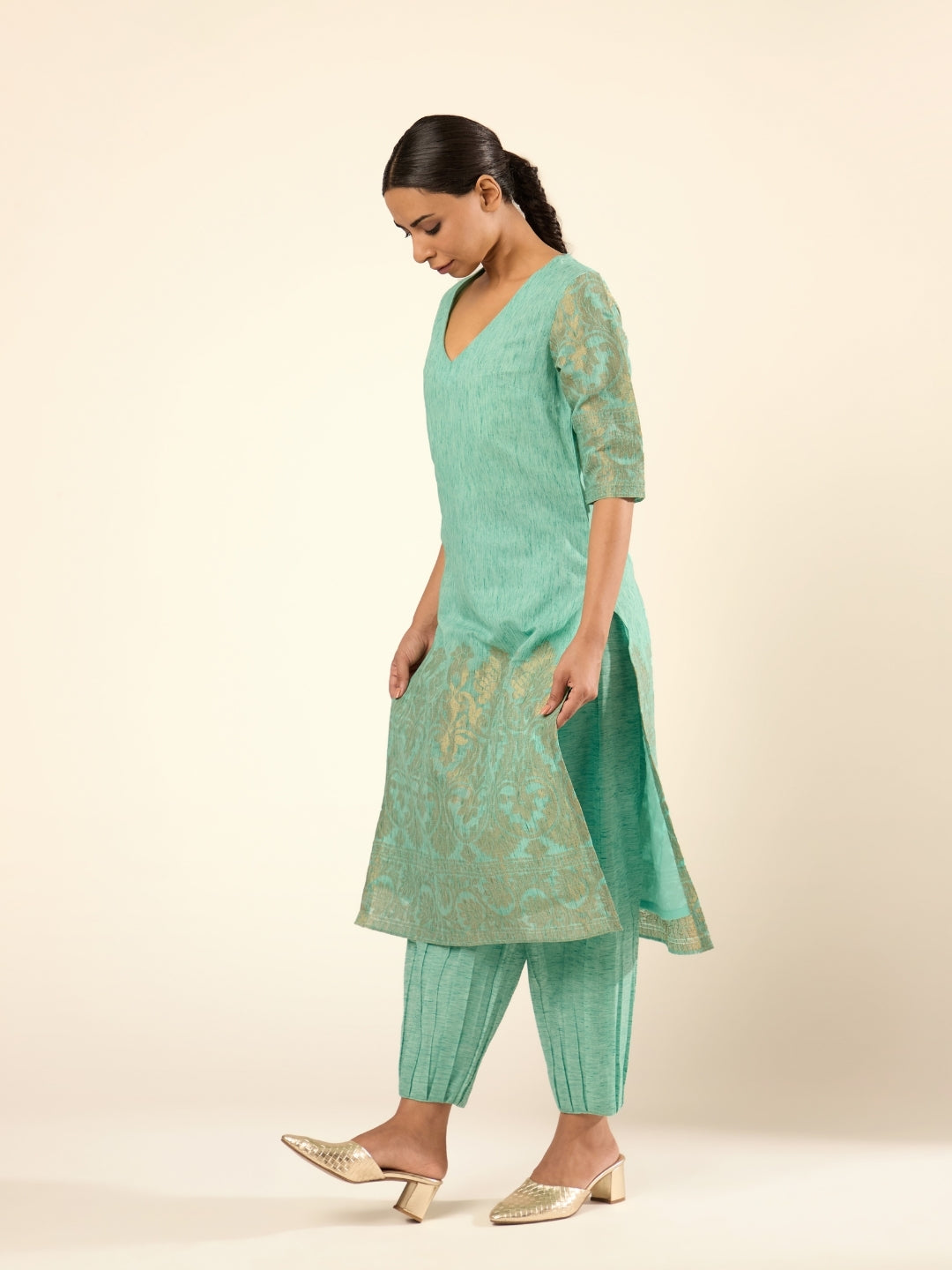 Zari Banswara Border Kurta- Mint Green