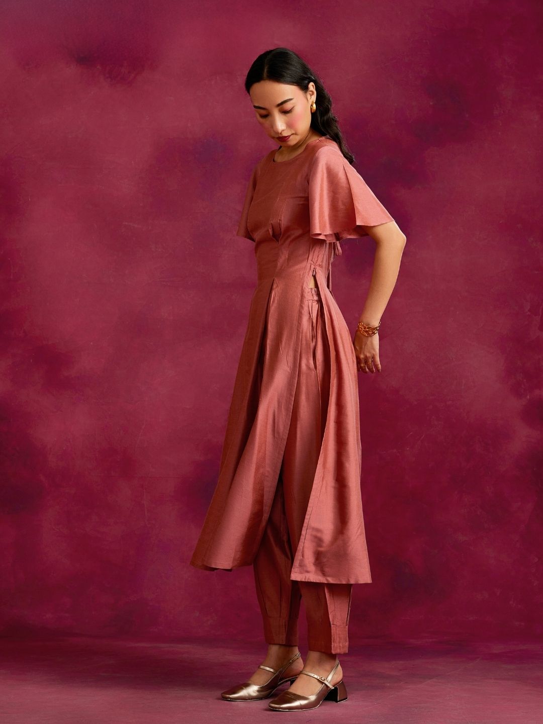 Pleated front kurta with back cut-out- Rose brown