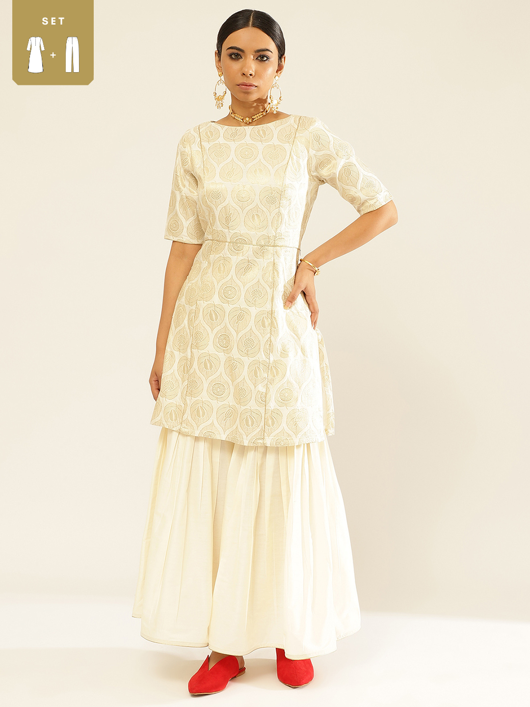 Banarasi zari kurta Set with contrasting details