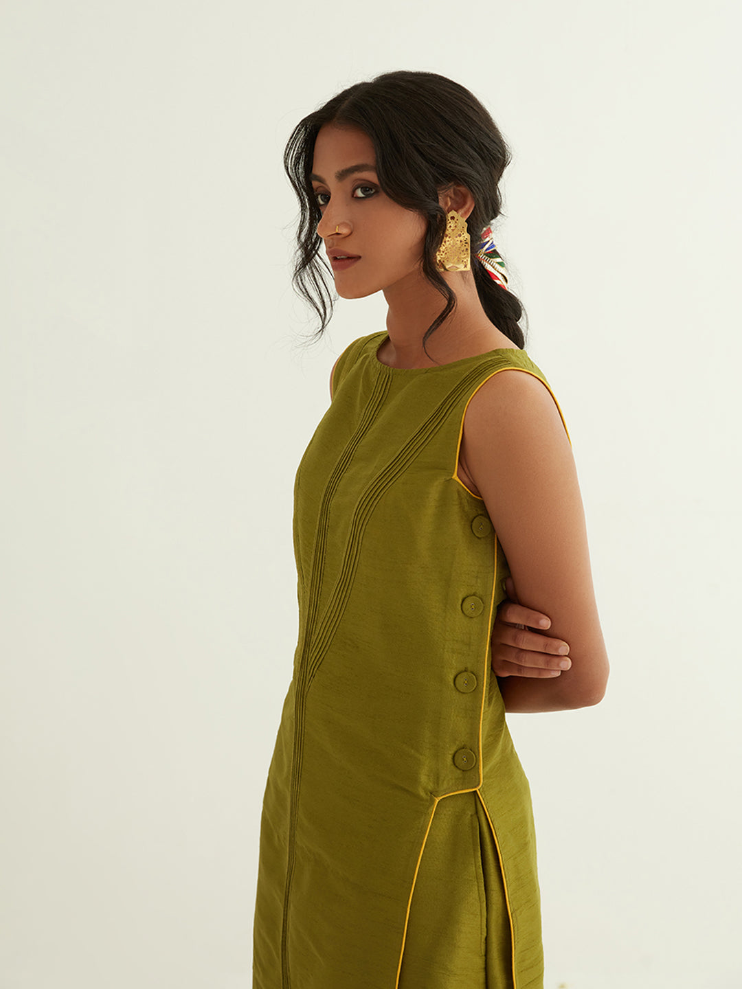 Straight banarasi pintuck kurta with side buttons - Peridot Olive