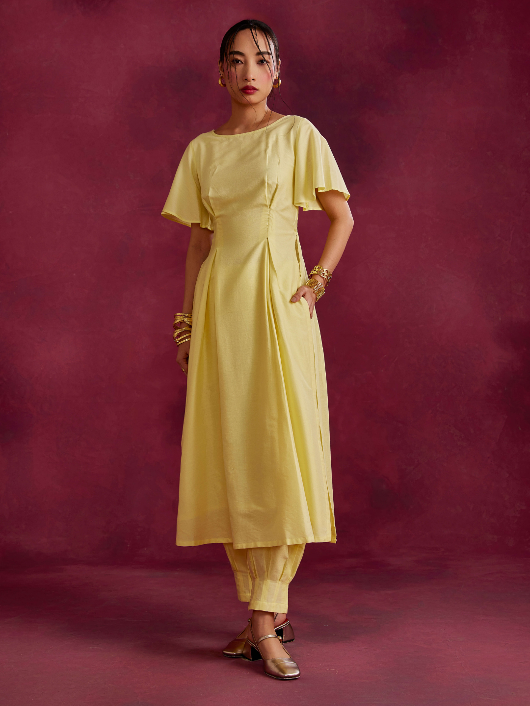 Pleated front kurta with back cut-out- Lemon yellow