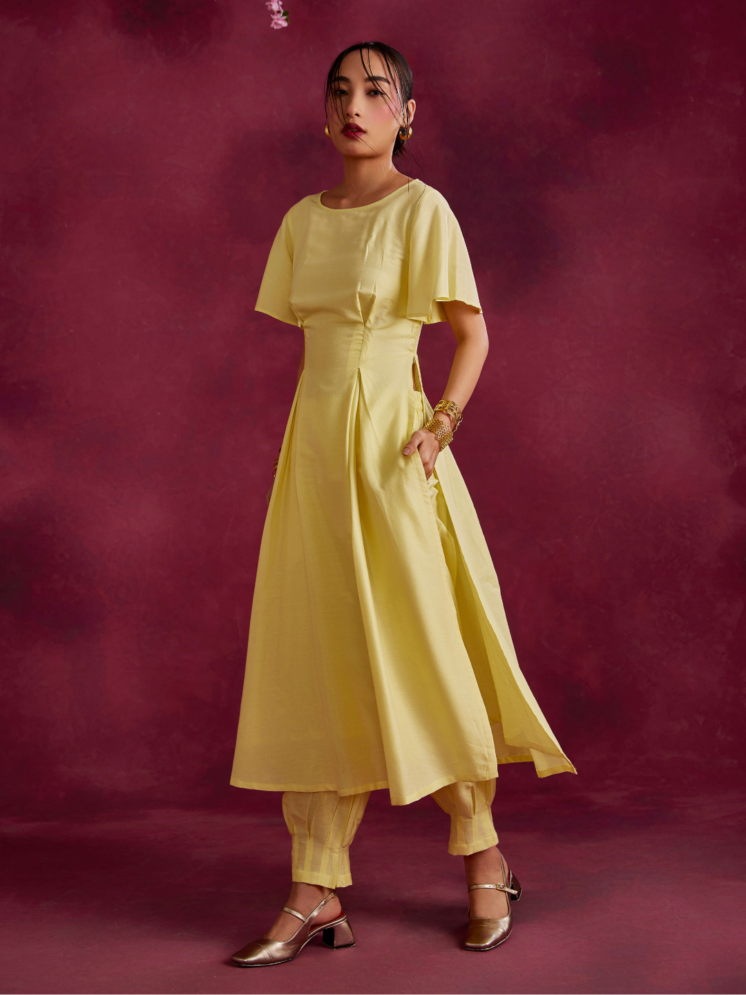 Pleated front kurta with back cut-out- Lemon yellow