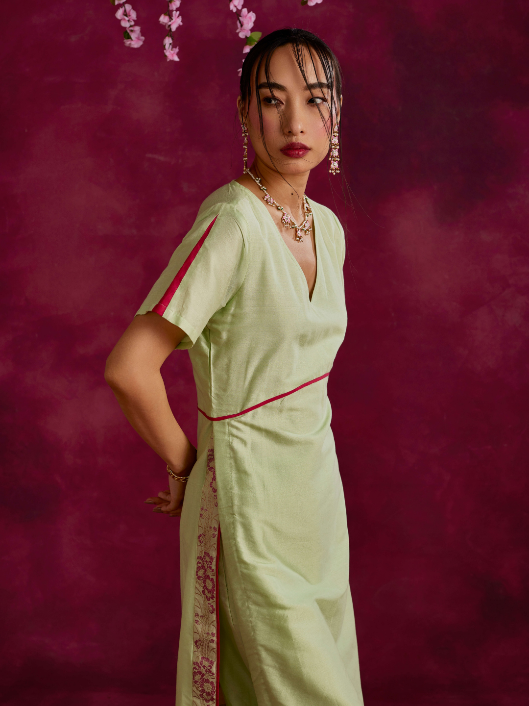 Straight kurta with contrast floral zari slits- Pistachio green