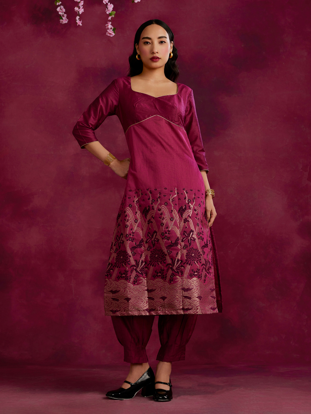 Adjustable back cut-out kurta with zari work hem- Cabaret pink