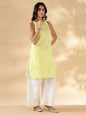 Solid sleeveless kurta