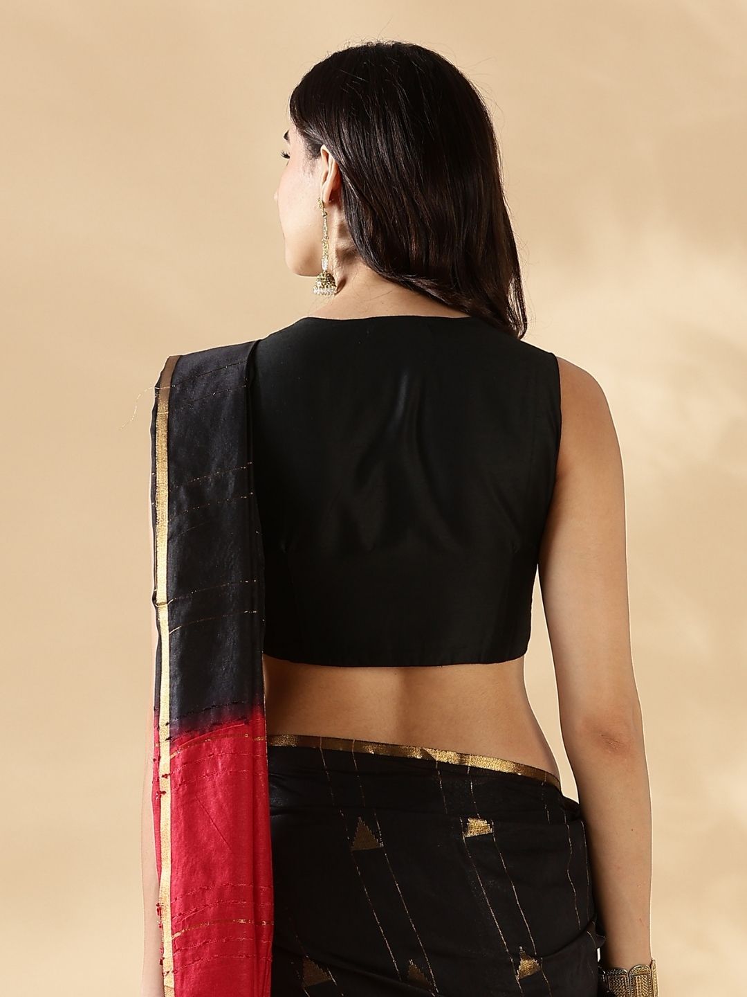 Sleeveless round neck front open blouse