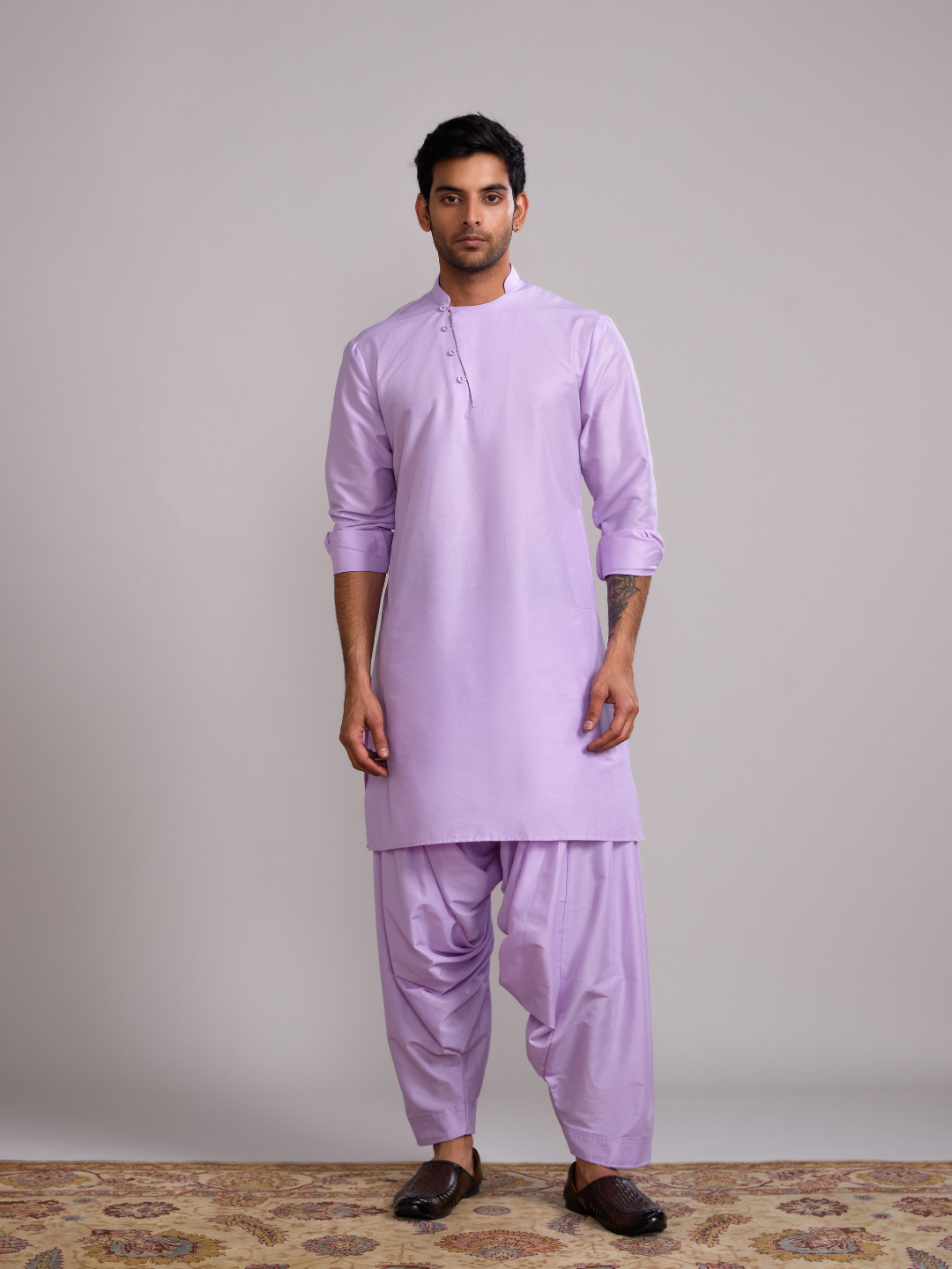 Mandarin collar straight kurta paired with salwar- Lavender