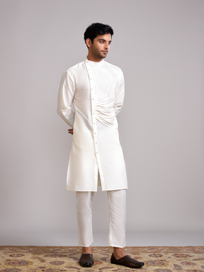 Mandarin collar front pleats straight kurta paired with straight pants- Ivory