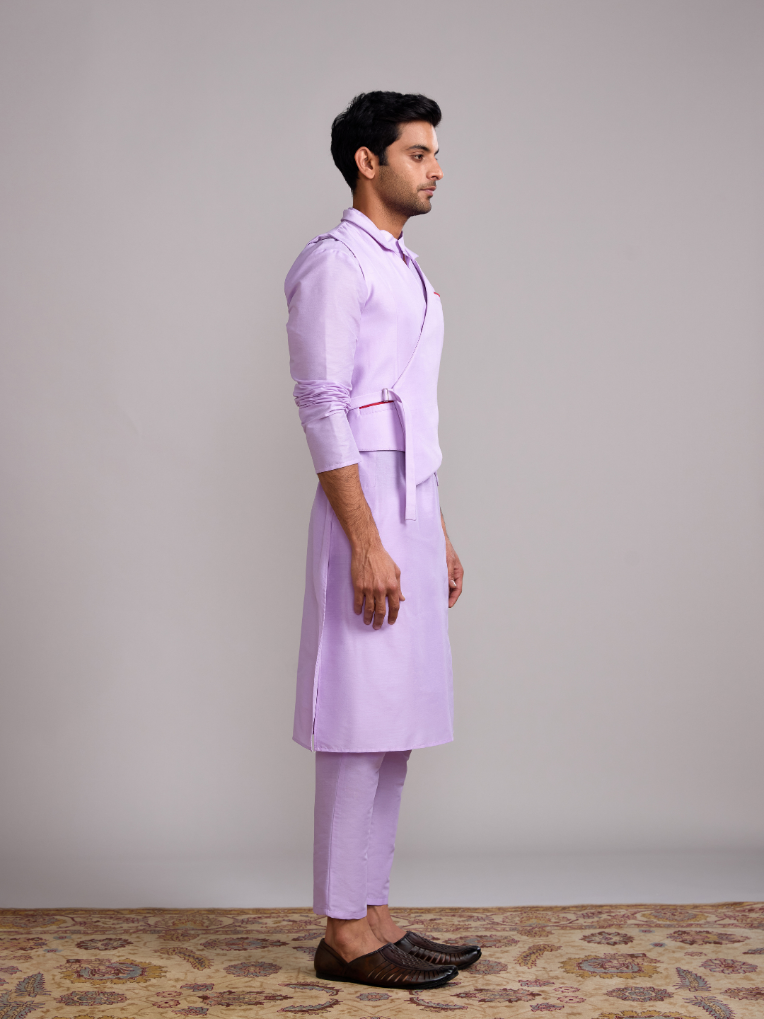 Gulmohar overlapped jacket with mandarin collar straight kurta paired with Straight pants- Lavender