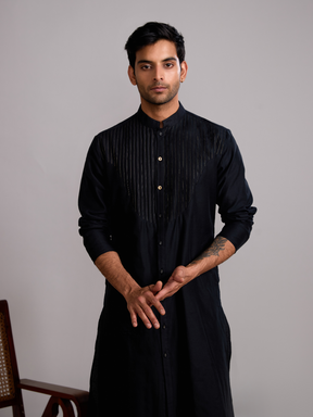 Pintuck neck yoke straight kurta-Rich black