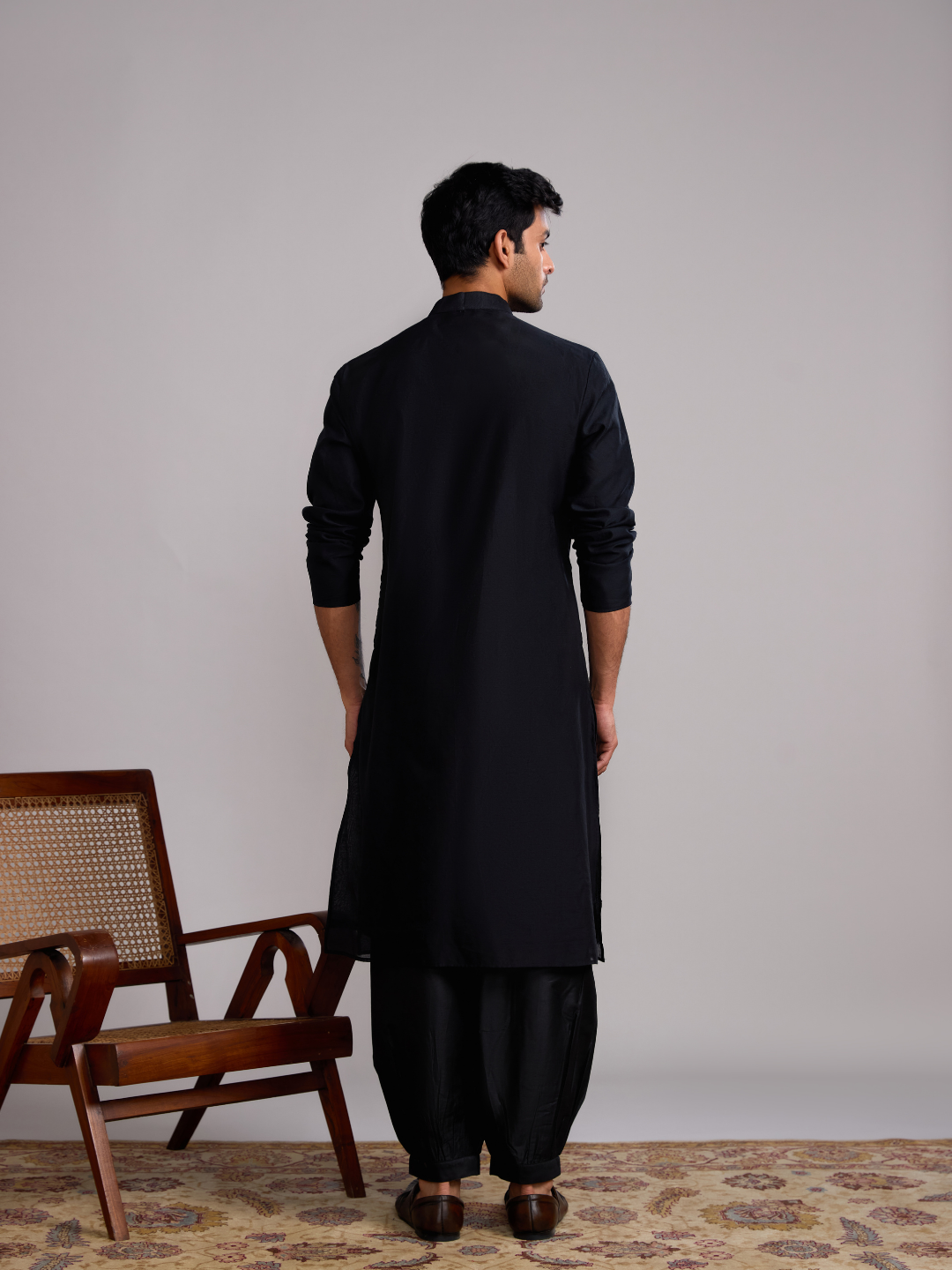 Pintuck neck yoke straight kurta-Rich black