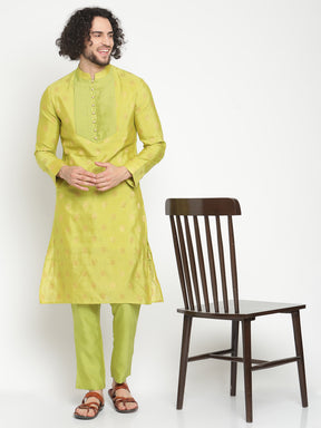 Men Macaw Green Banarasi Kurta With  Space Tucked Yoke