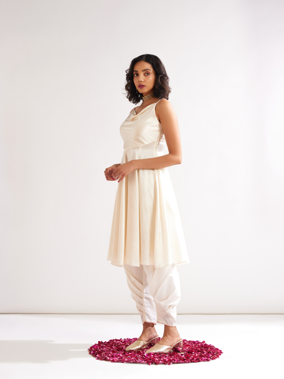 Cowl neck circular panelled kurta with side pleated pants along with dupatta- Ivory