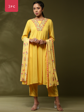 Floral yoke embroidered 3pc kurta set- yellow
