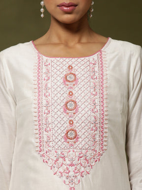 Embroidered 3pc kurta set- offwhite
