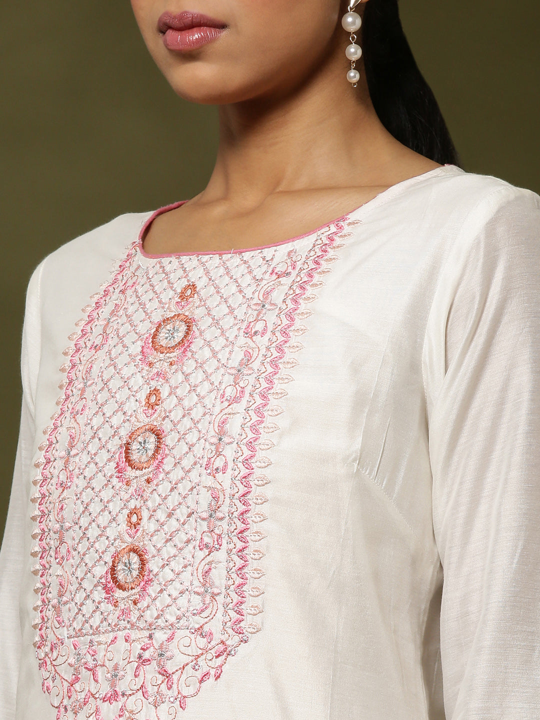 Embroidered 3pc kurta set- offwhite