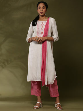 Embroidered 3pc kurta set- offwhite