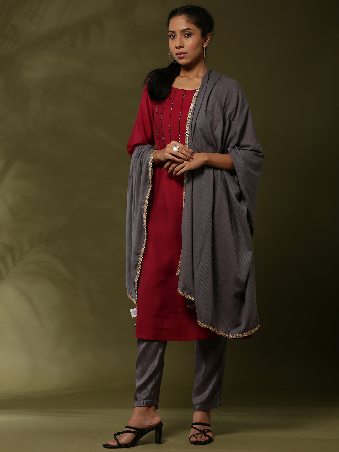Embroidered 3pc kurta set with cvontrast color pant and dupatta-