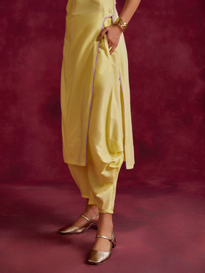 Pleated front & side-buttoned kurta Set - Lemon yellow
