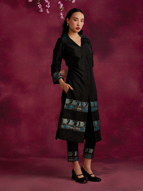 Lapel collared Kurta with zari border hem paired with pegged pants- Black