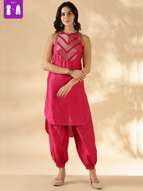 Banarasi zari Yoke high-low kurta with Fuschia pink pathani pants