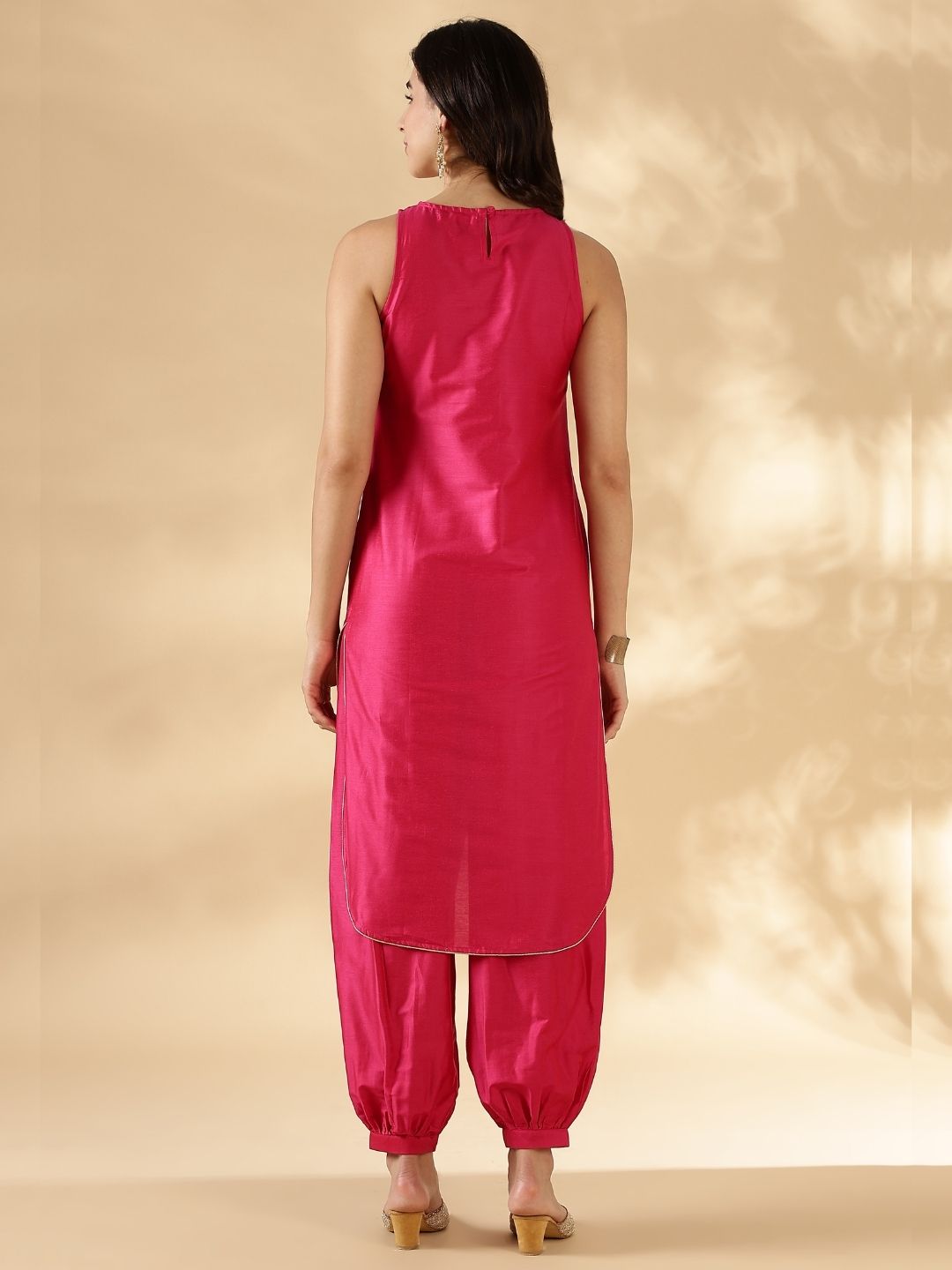 Banarasi zari Yoke high-low kurta with Fuschia pink pathani pants
