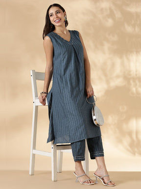 V Neck Textured Kurta pant set with delicate lace detailings